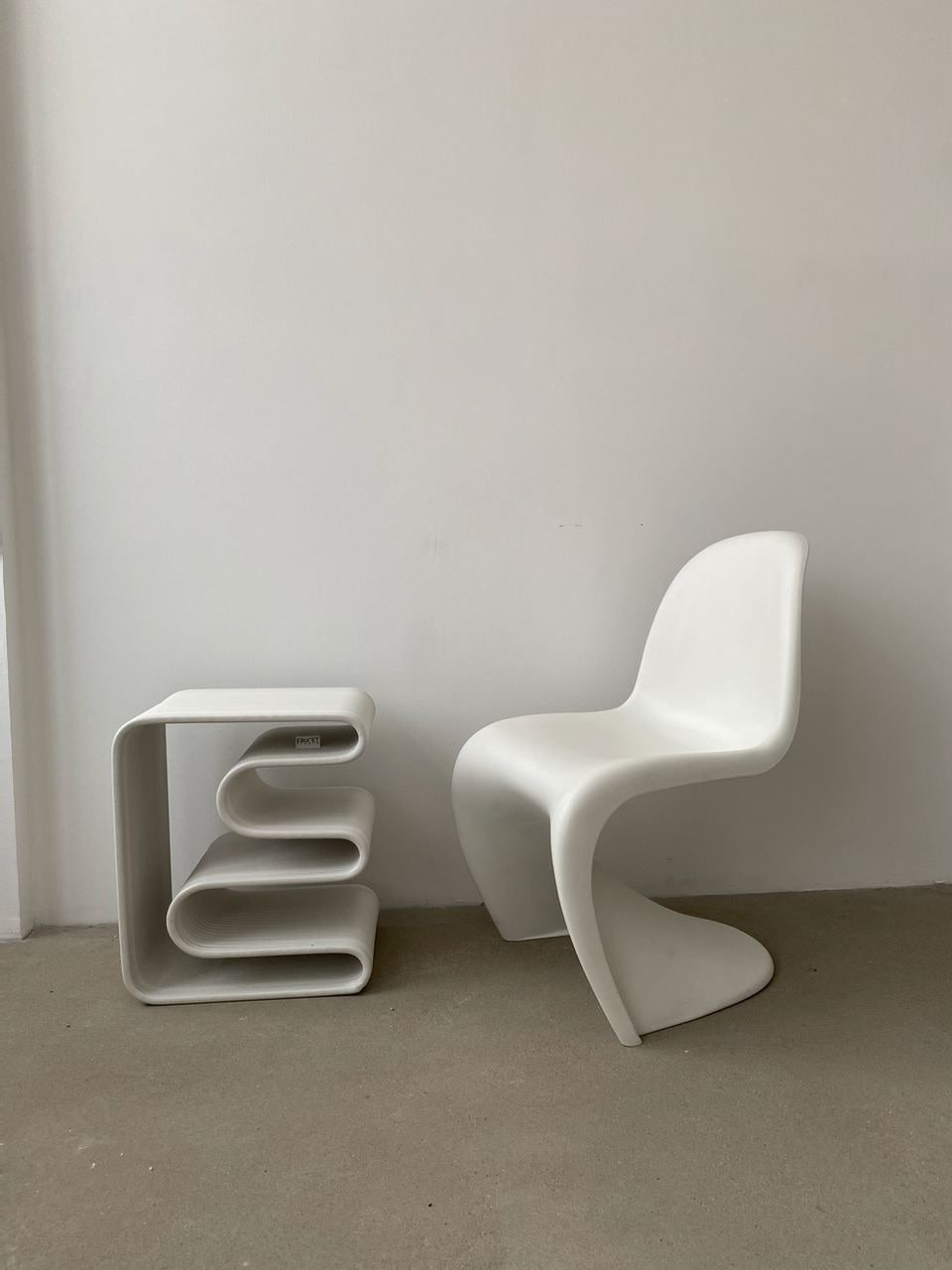 AMÉ STUDIO (Pantone)